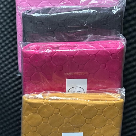 Reusable,Washable, Waterproof dog pad,  24"W X 36"L fitting a medium size crate - Picture 2 of 15